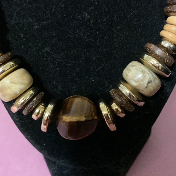 Beautiful necklace fall colours 19” - Picture 4 of 6